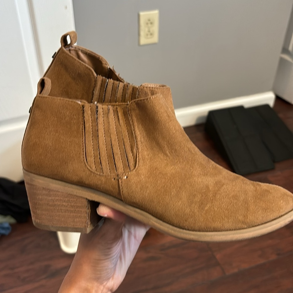 Suede Tan heeled boots
